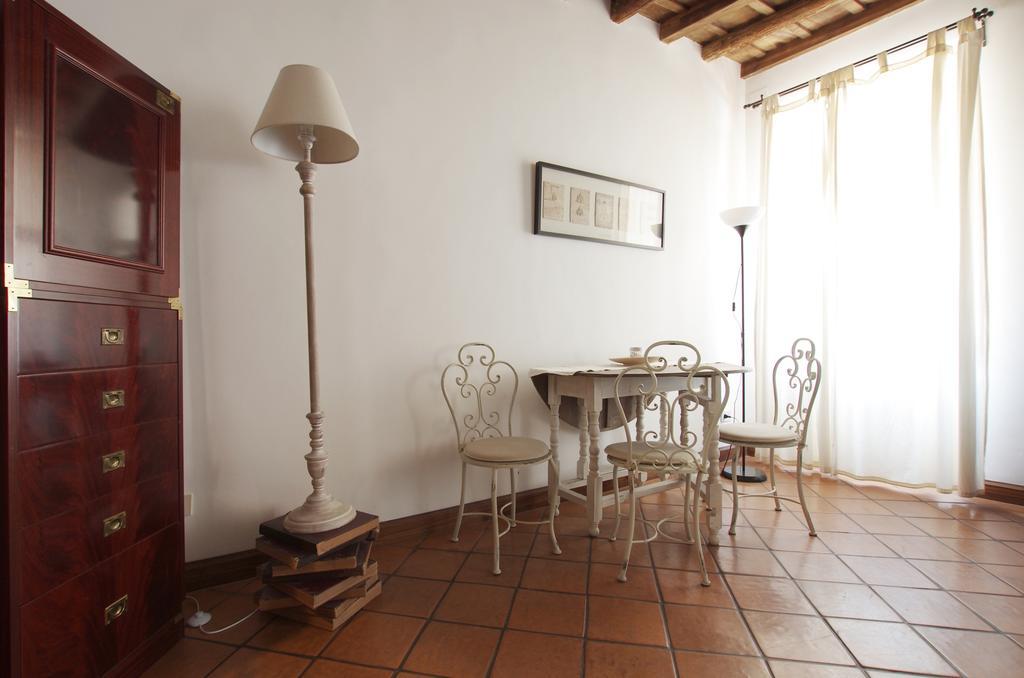 Vacanze Romane Centro Storico Trastevere Apartamento Quarto foto